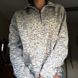 ❗️SOLD❗️ Light pull over sweater